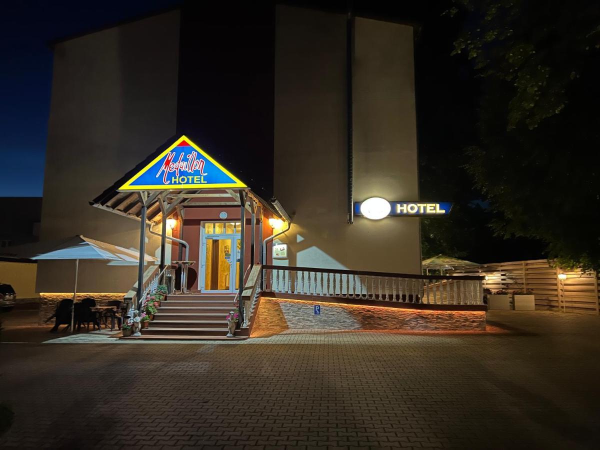 Hotel Medaillon Magdeburg Dış mekan fotoğraf
